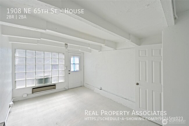 Building Photo - 1908 NE 65th St