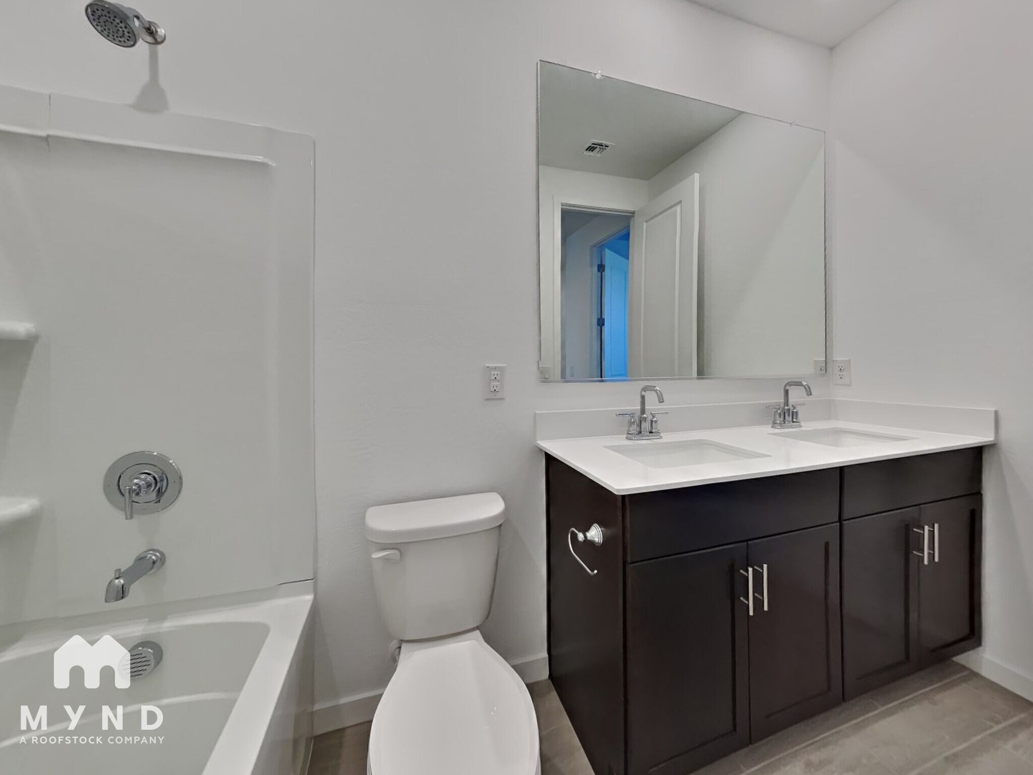 Building Photo - 17335 W Sunnyslope Ln