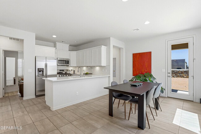 Building Photo - 14941 Tierra Coruna Ave