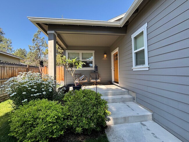 Building Photo - Single Level 3 Bed/2 Bath Home in SE Bend