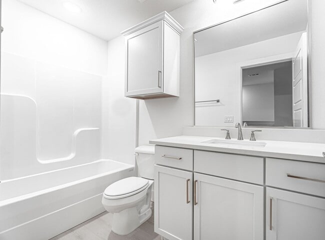 Building Photo - Townhomes in Bentonville!!