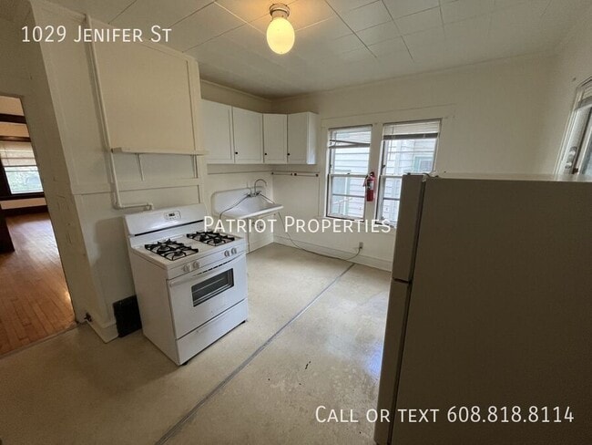 Building Photo - 1029 Jenifer St