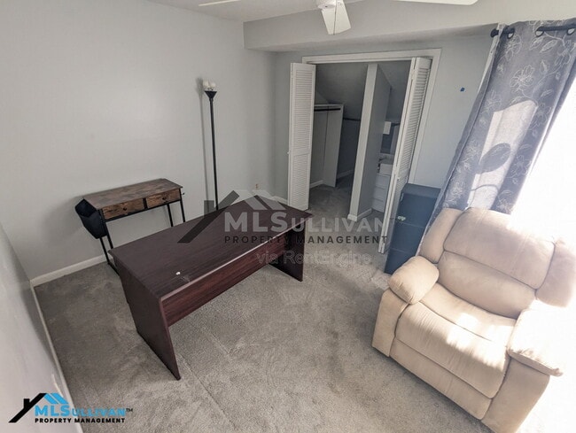 Building Photo - 4100 Five Oaks Dr