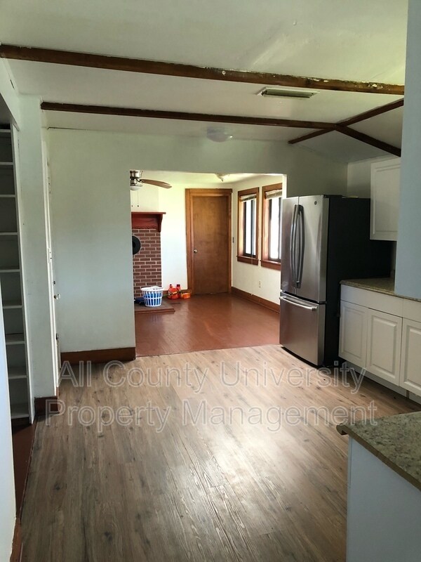 Building Photo - 23707 SE Hawthorne Rd