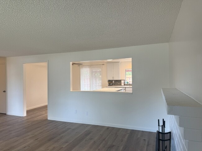 Building Photo - 2460 Brookside Way