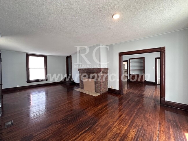 Building Photo - 1501 Walnut-
