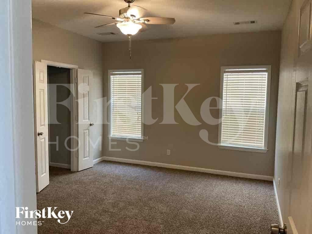 Building Photo - 4563 Park Ridge Pkwy