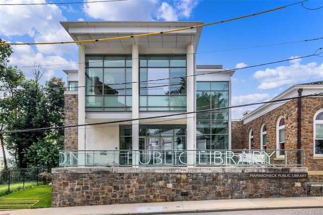 Building Photo - 400 Mt Pleasant Ave