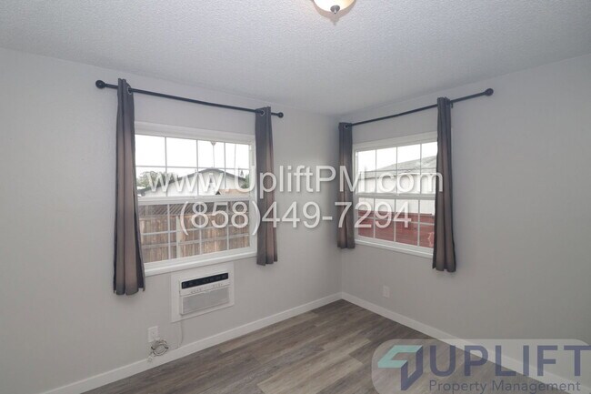 Building Photo - 4829 Castle Ave