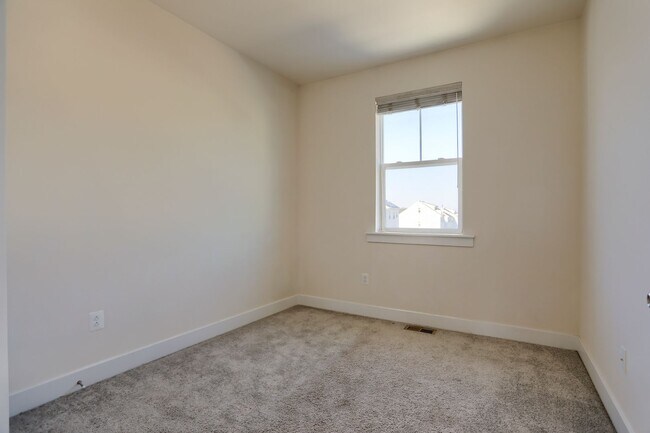 Building Photo - 1 Taube Ct