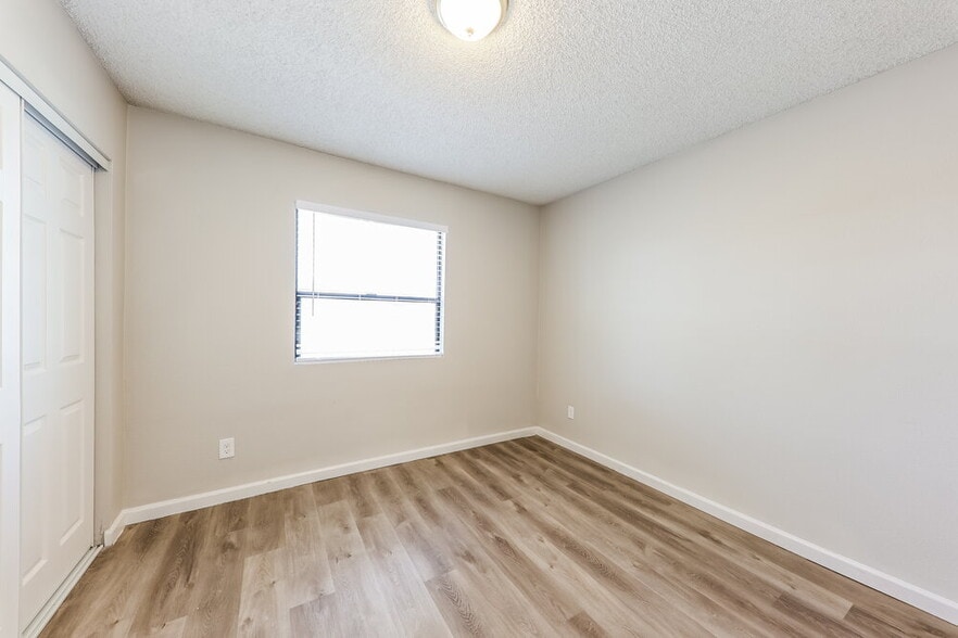 Building Photo - 18417 N 55th Dr