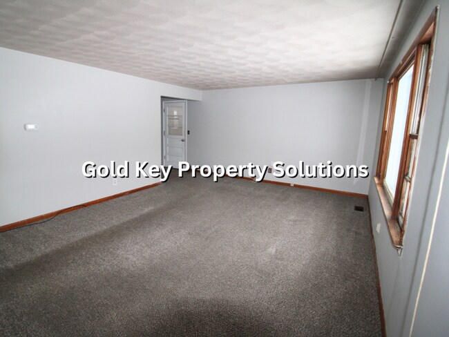 Building Photo - 3 Bedroom 1 Bath Brick Ranch Home w/ Fenced Backyard (SECTION 8 APPROVED)