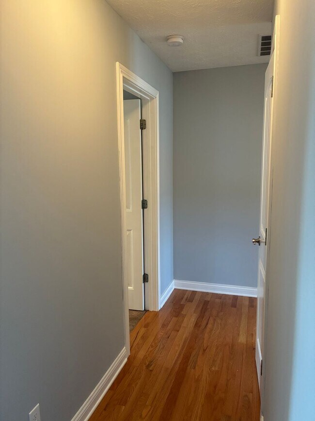 Building Photo - 137 Twin Lakes Dr