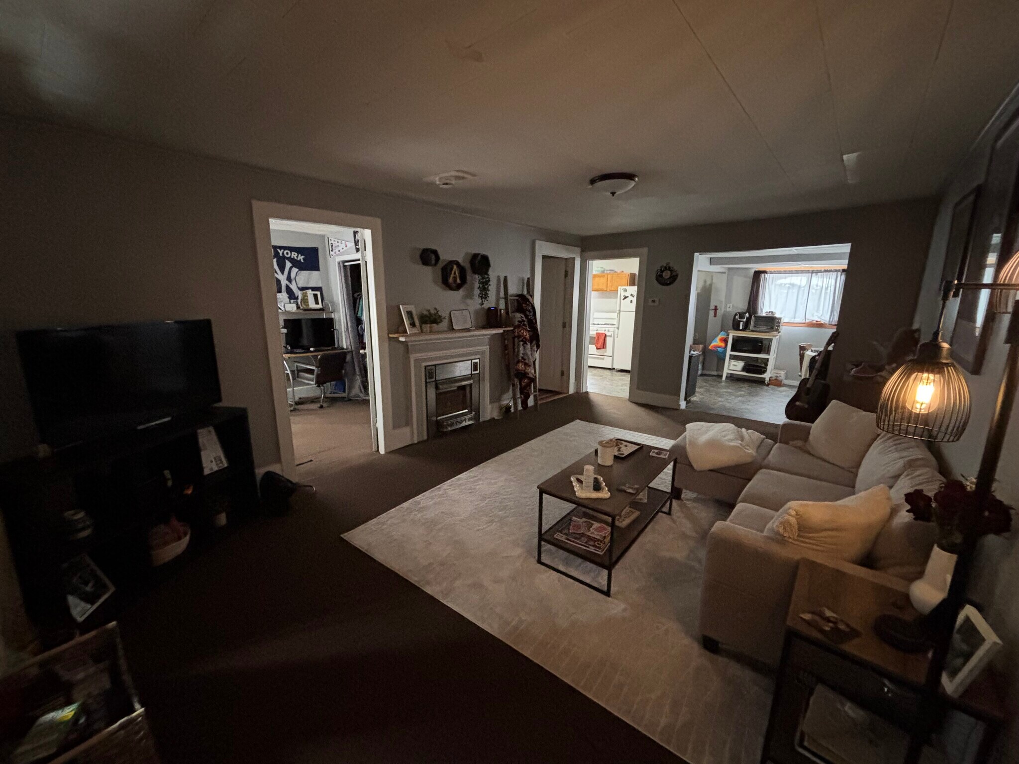 Building Photo - 6 Forest Pl