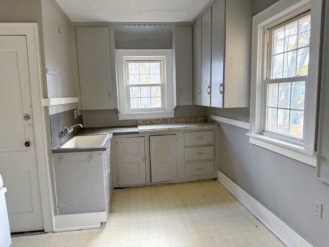 Building Photo - Stratford Park