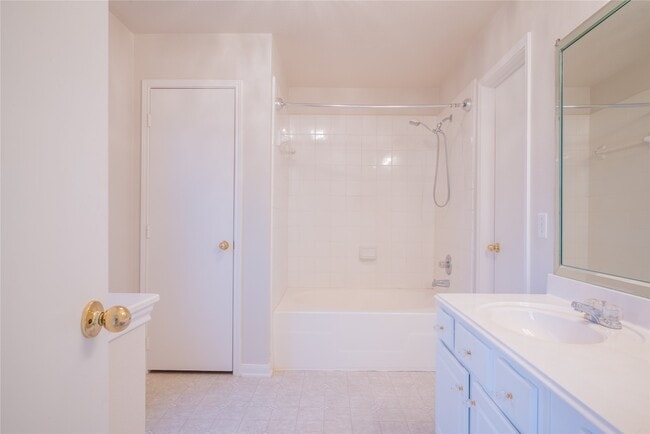 Building Photo - 9414 Lerin Ln