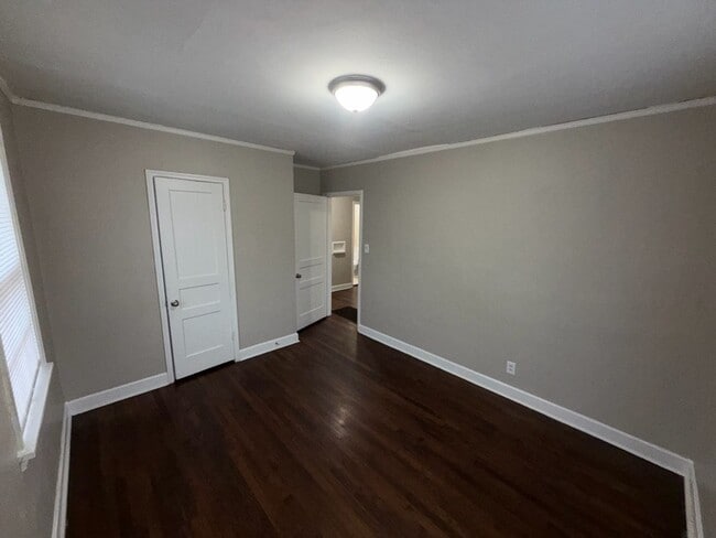 Building Photo - Charming 3-Bed, 1-Bath Home with Spacious Yard