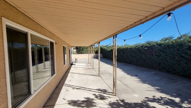 Building Photo - 4 Bed/ 2.5 bath House in Rancho Penasquitos