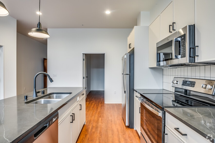 2BR, 2BA - 1,020SF - Kitchen - The Press Apartments