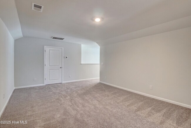 Building Photo - 1329 Clendon Cir