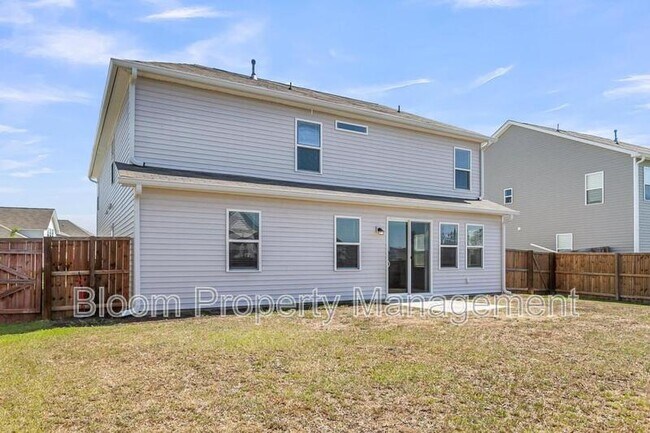 Building Photo - 425 Ribiero Dr