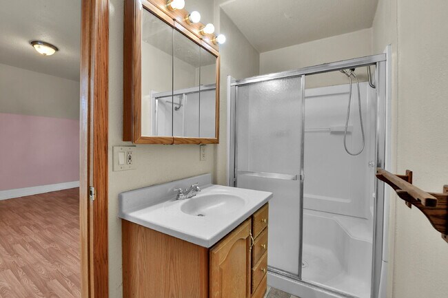 Building Photo - $2,900, 3-bed, 2 bath victorian home with a fenced yard and $300 off the first month's rent.