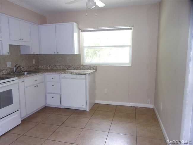 Building Photo - 701 Emery St