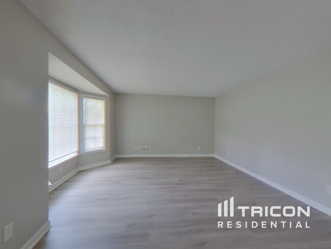 Building Photo - 4539 Riverwood Cir