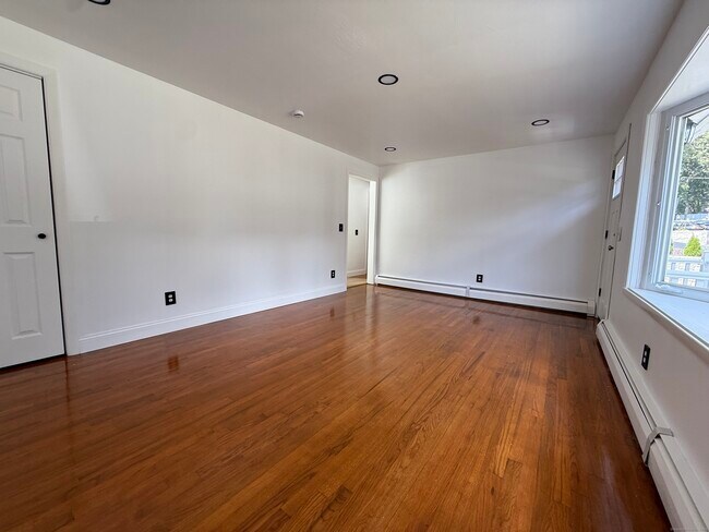 Building Photo - 29 Blueberry Hill Rd