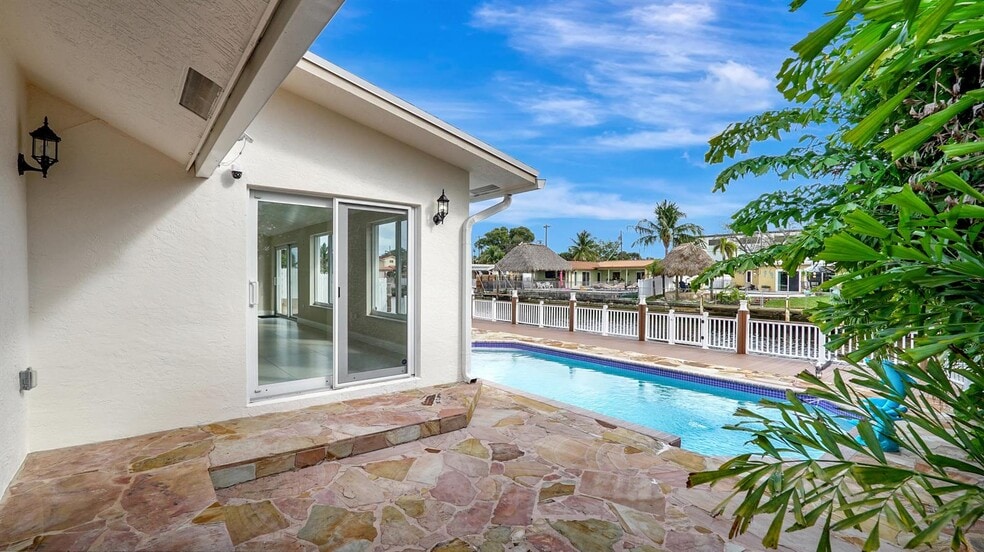 Building Photo - 1412 NE 53rd Ct