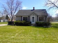 Building Photo - 2 Bedroom 1 Bath House in Beach Park