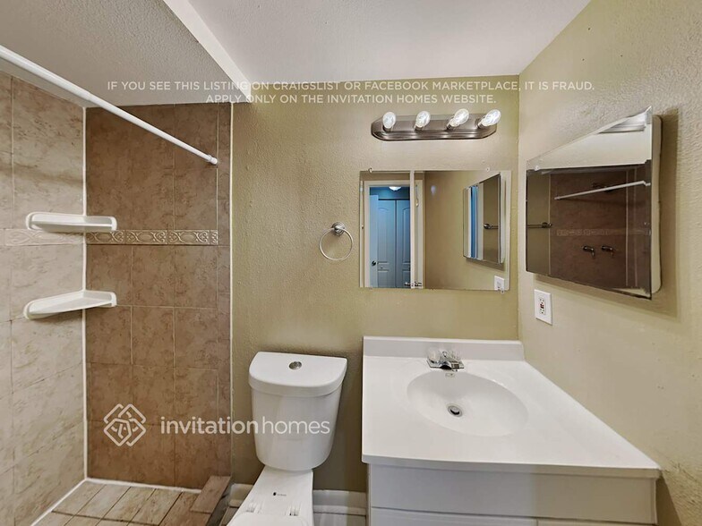 Building Photo - 2808 Cedaridge Dr