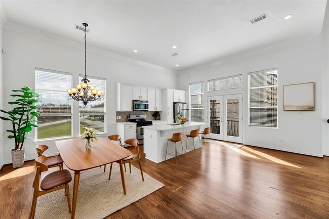 Building Photo - 6014 Hamman St