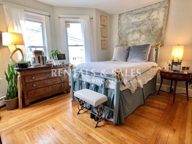 Primary Photo - 63-65 Wyman St