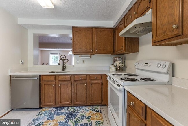 Building Photo - 619 Coral Reef Dr