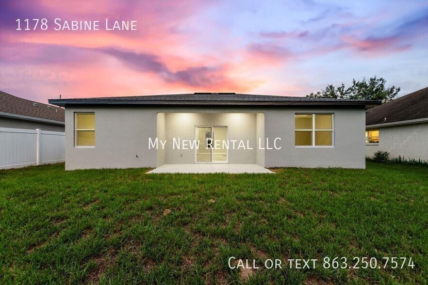 Building Photo - 1178 Sabine Ln