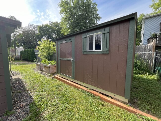 Building Photo - 3812 Park Ln