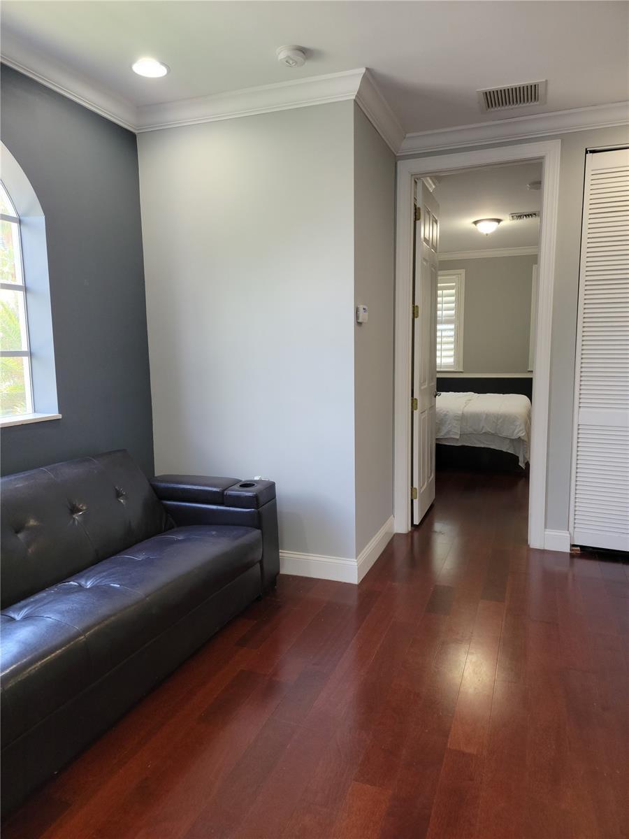 Building Photo - 486 SW 5th St