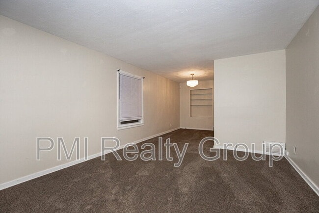 Building Photo - 25141 Treadwell Ave