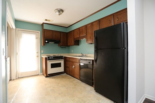Building Photo - 140 Lanier Dr