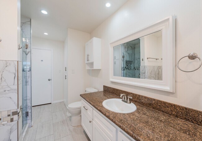 Building Photo - 730 Esplanade