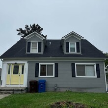 Building Photo - 231 S Highland St