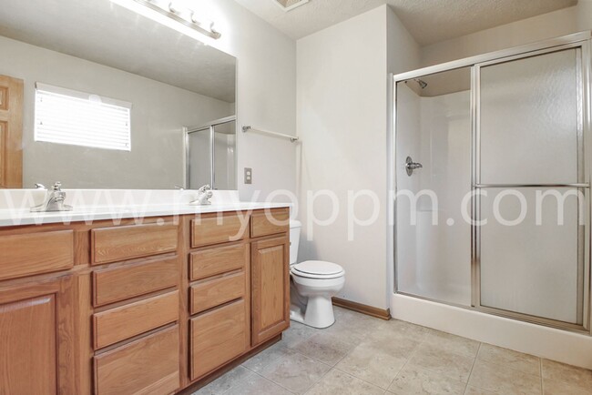 Building Photo - Coming Soon! Inviting 2+ Bed / 2 Bath Home...