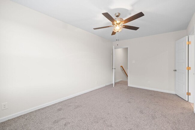 Building Photo - 2 Bedroom Condo For Rent Near Riverside Drive!