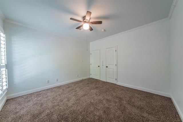 Building Photo - 1115 Douglas Dr