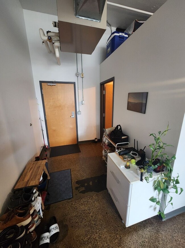 Building Photo - City-View Artist's Loft in Downtown St. Paul