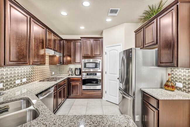 Building Photo - 7320 Bandera Ranch Trail