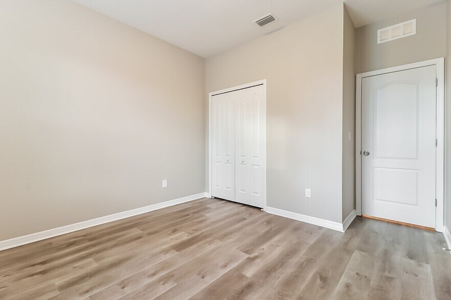 Building Photo - 1133 Lauren Manor Loop