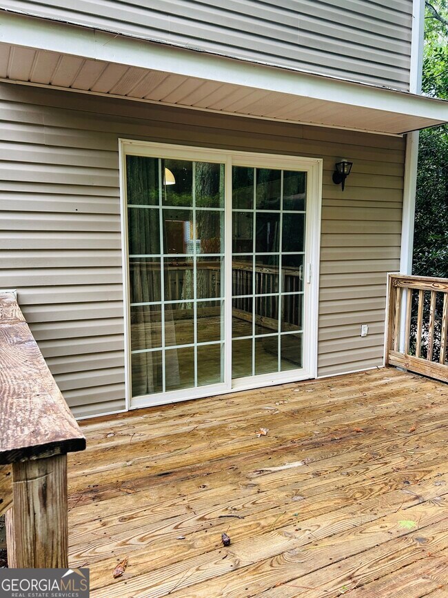 Building Photo - 207 Hillcrest Dr