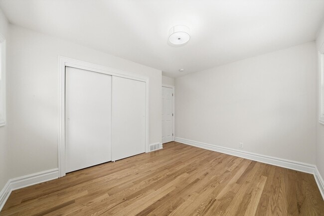 Building Photo - 15409 S Union Pl